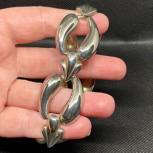 Vintage Silver Paisley Fleur di Lis Puffy 80's Bracelet